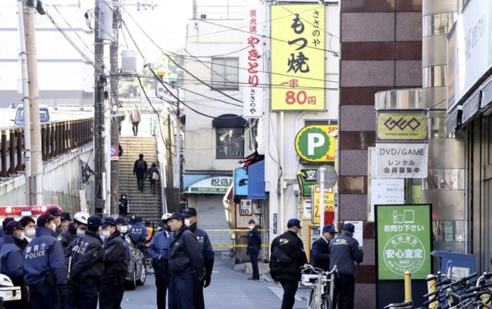 東京都台東区鶯谷駅前の立てこもり事件の画像
